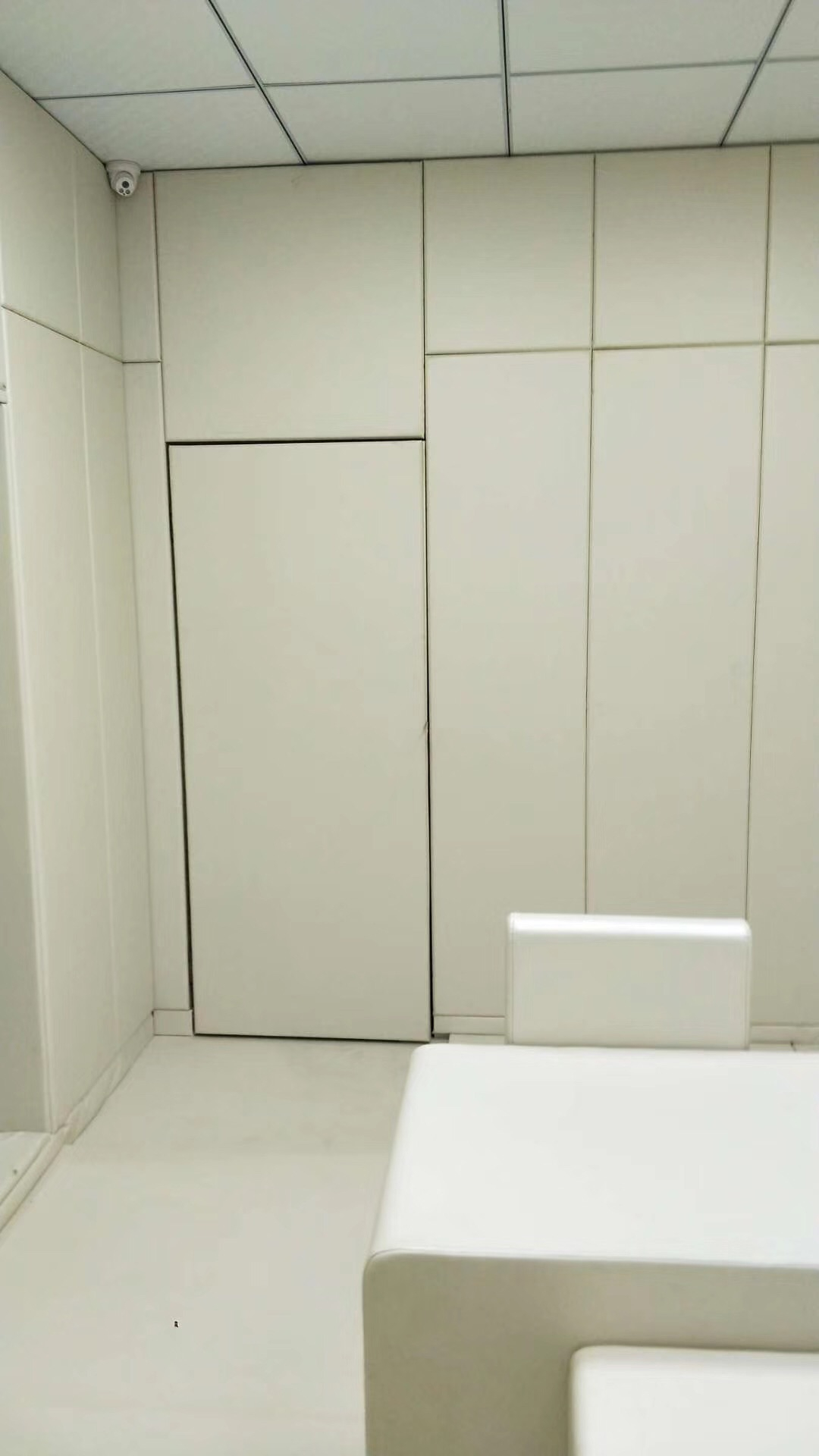 審訊室防撞軟包確保辦公順利，一些細(xì)節(jié)別遺漏