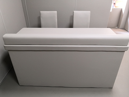 辦案區(qū)軟化處理之辦案區(qū)防撞桌椅怎么布局，你知道嗎？？